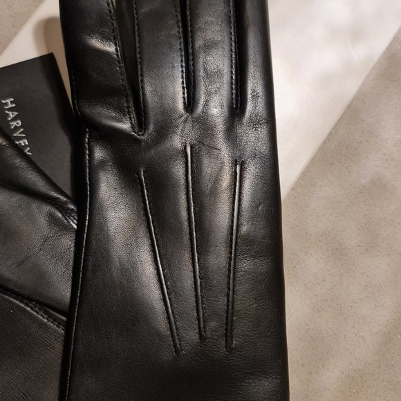 Fancy gloves - Picture 3 of 4